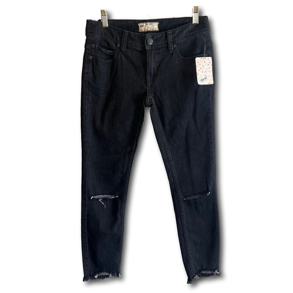 Free People Women’s Cigarette Crop Jeans Distressed Raw Hem Carbon Black Size 25